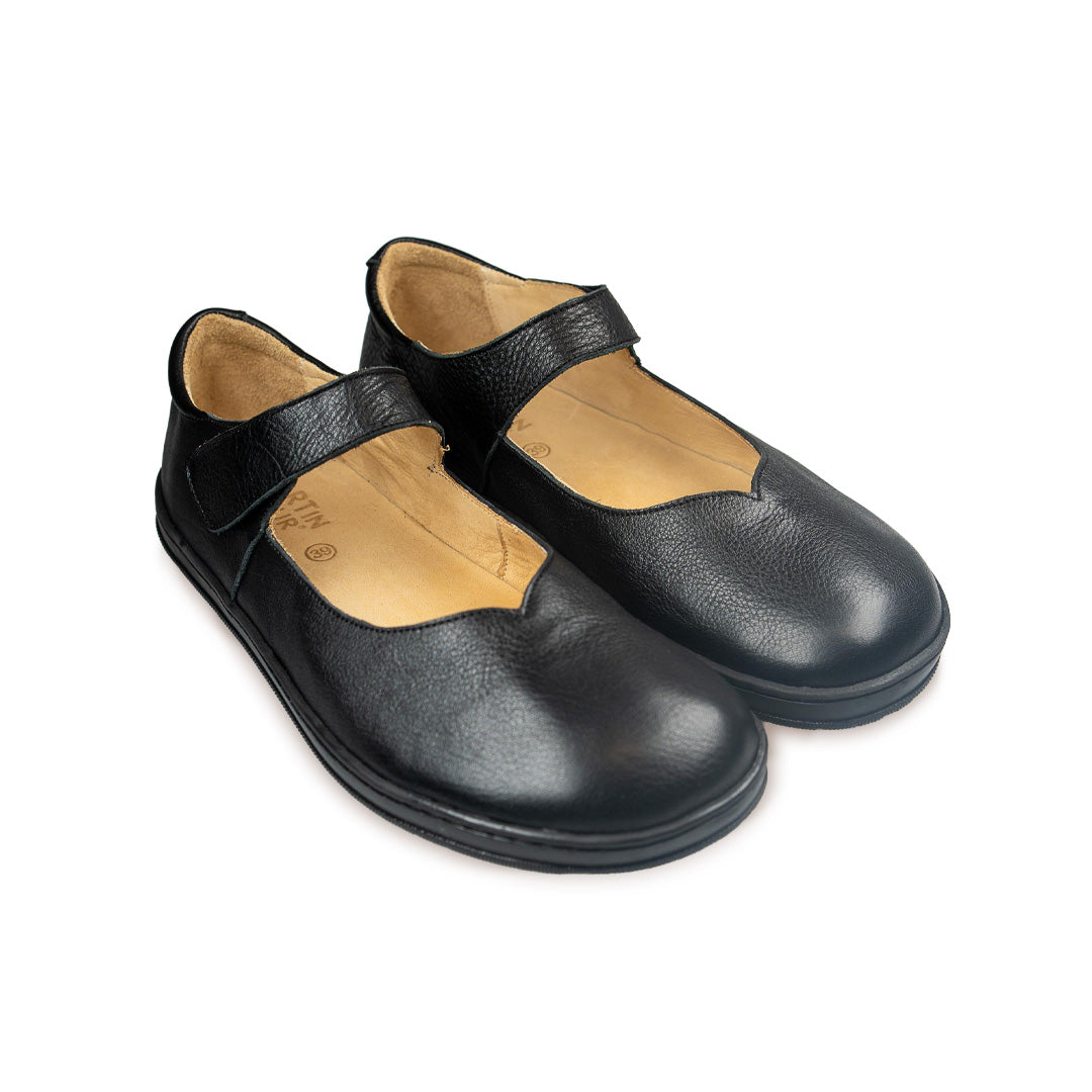 Barfußschuh MN-Alice schwarz, Paar von schräg vorn