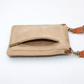 Umhängetasche aus ökoloischem Leder für Smartphone, Brille und vieles Mehr, Klein und handlich in beige.